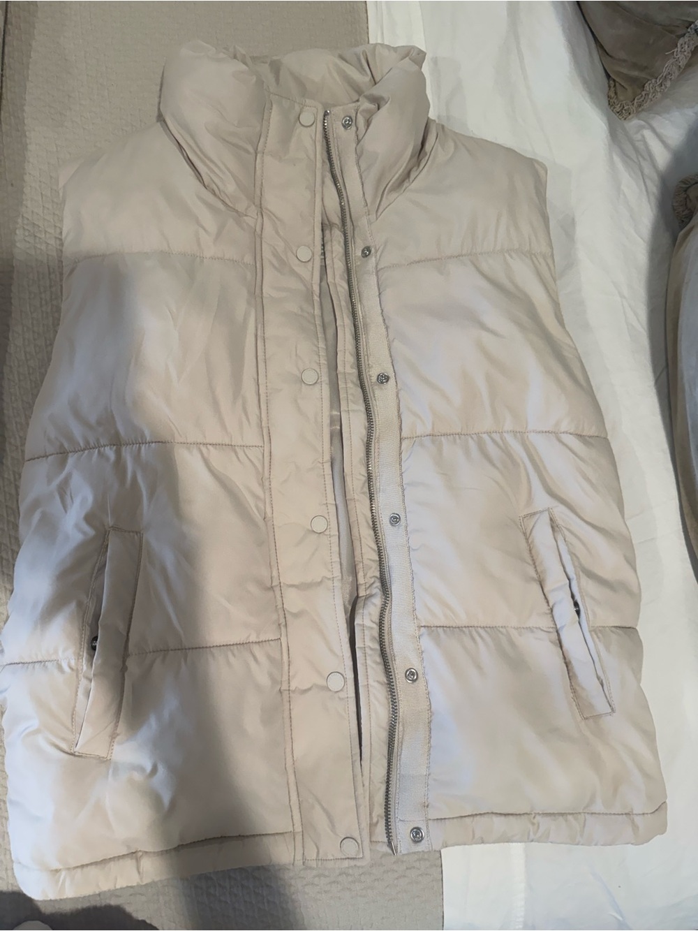 Abercrombie & Fitch Cream Quilted Puffer Vest